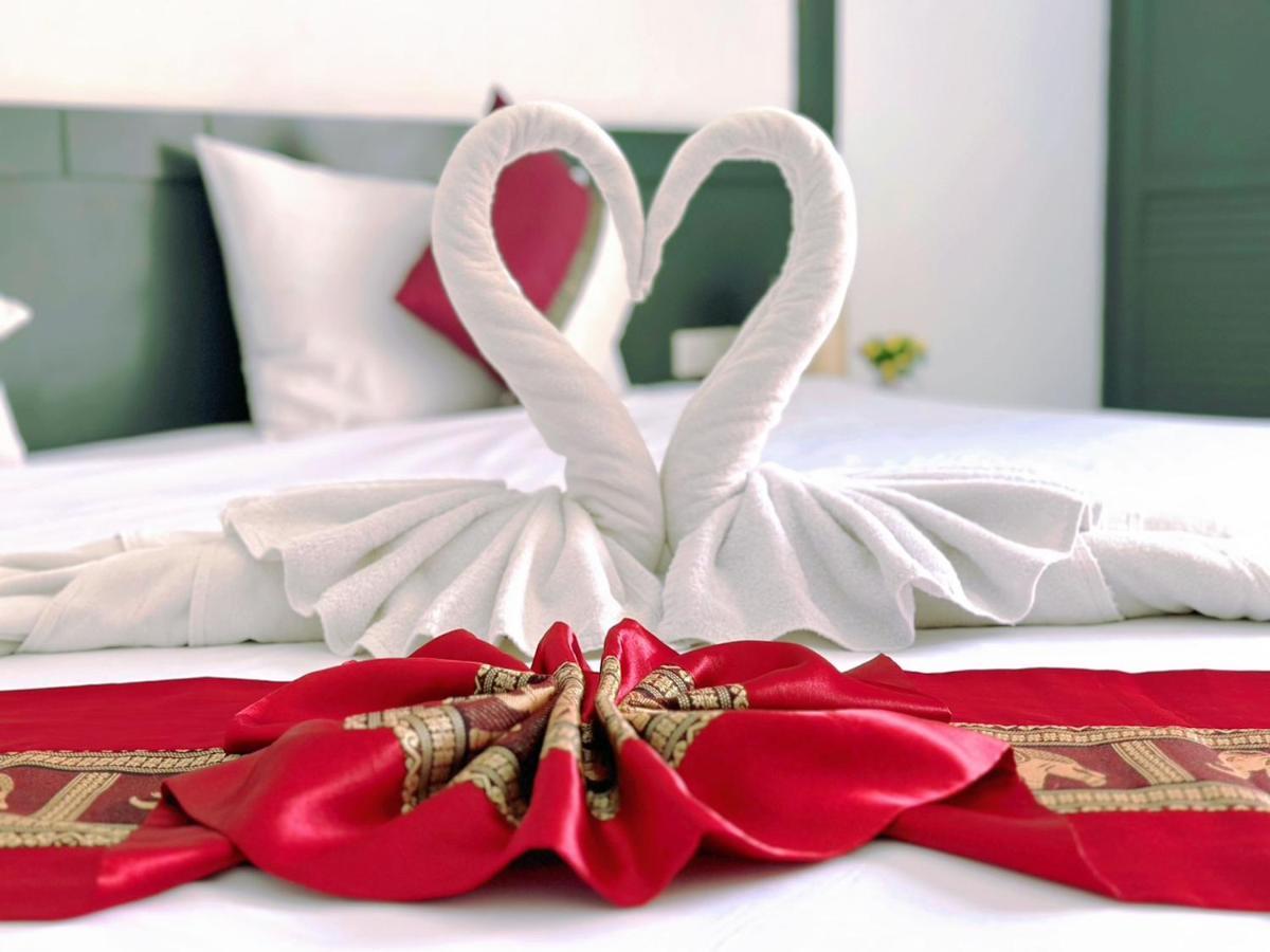 Hotel Baya Phuket Patong Buitenkant foto
