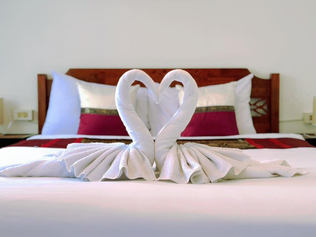 Hotel Baya Phuket Patong Buitenkant foto