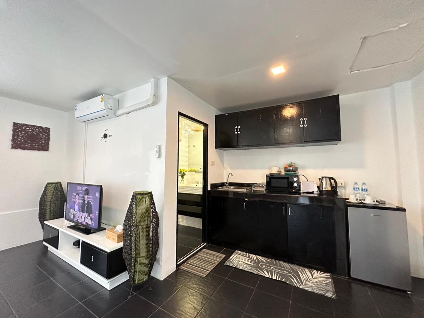Hotel Baya Phuket Patong Buitenkant foto
