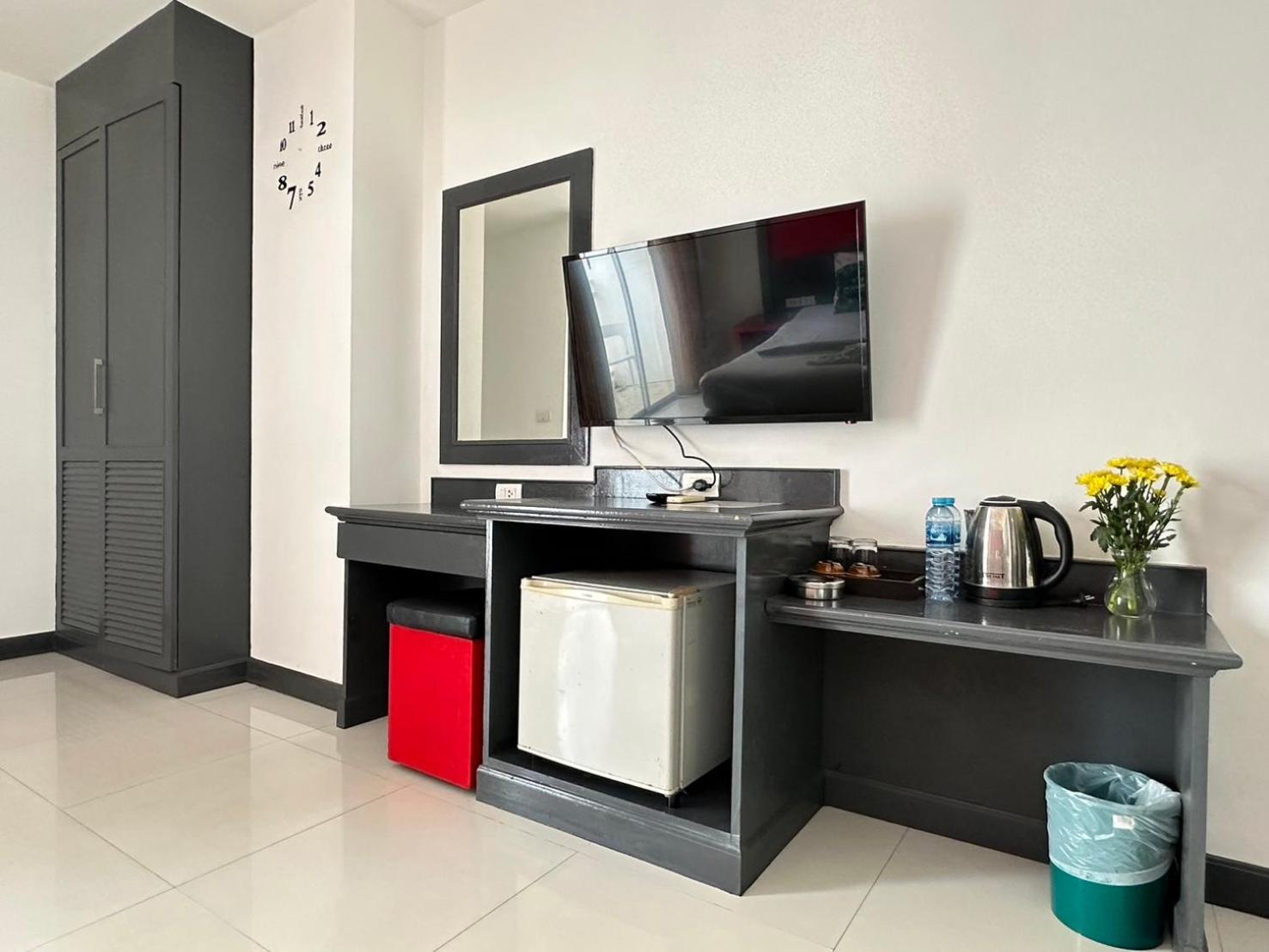 Hotel Baya Phuket Patong Buitenkant foto