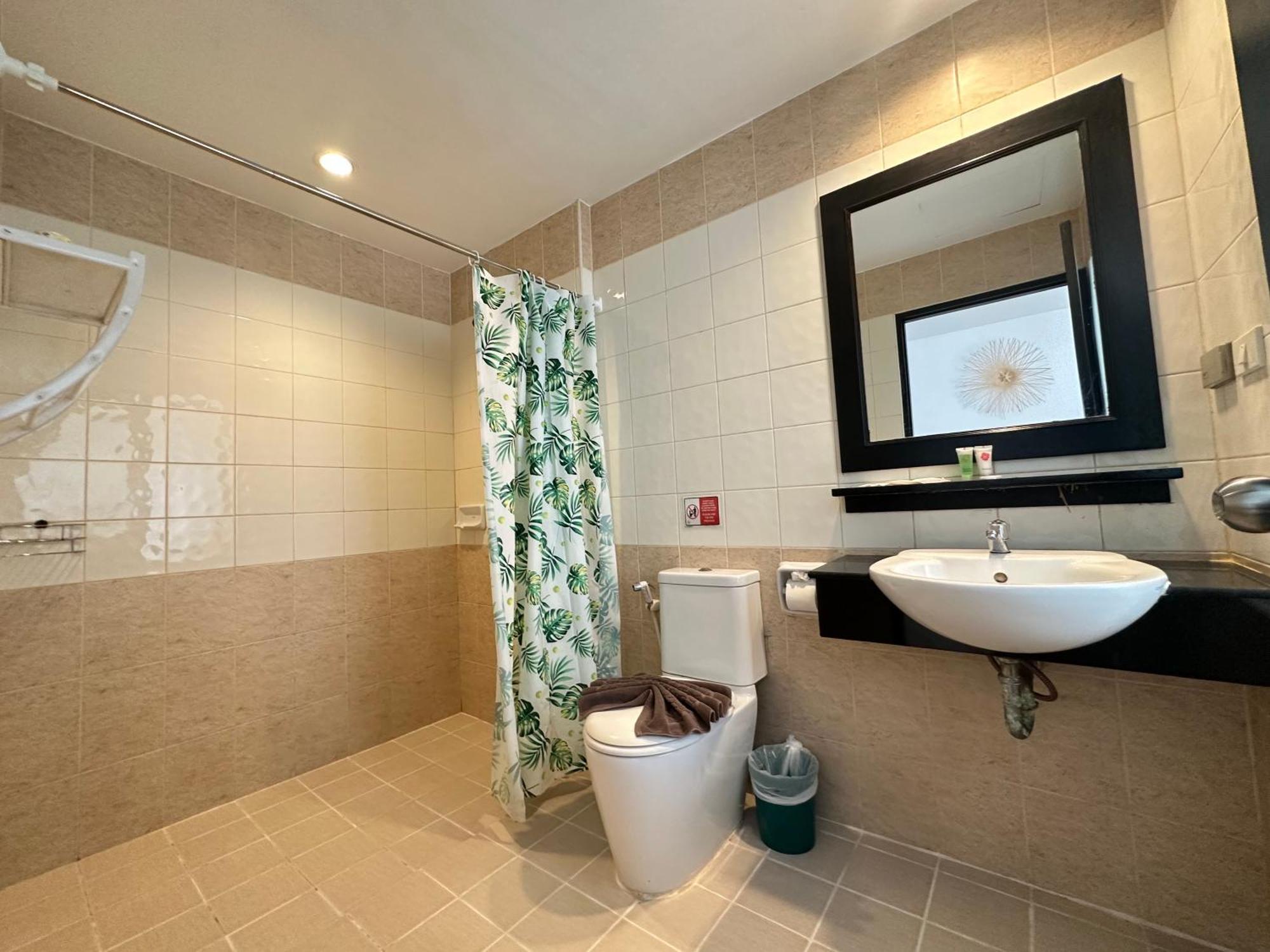 Hotel Baya Phuket Patong Buitenkant foto