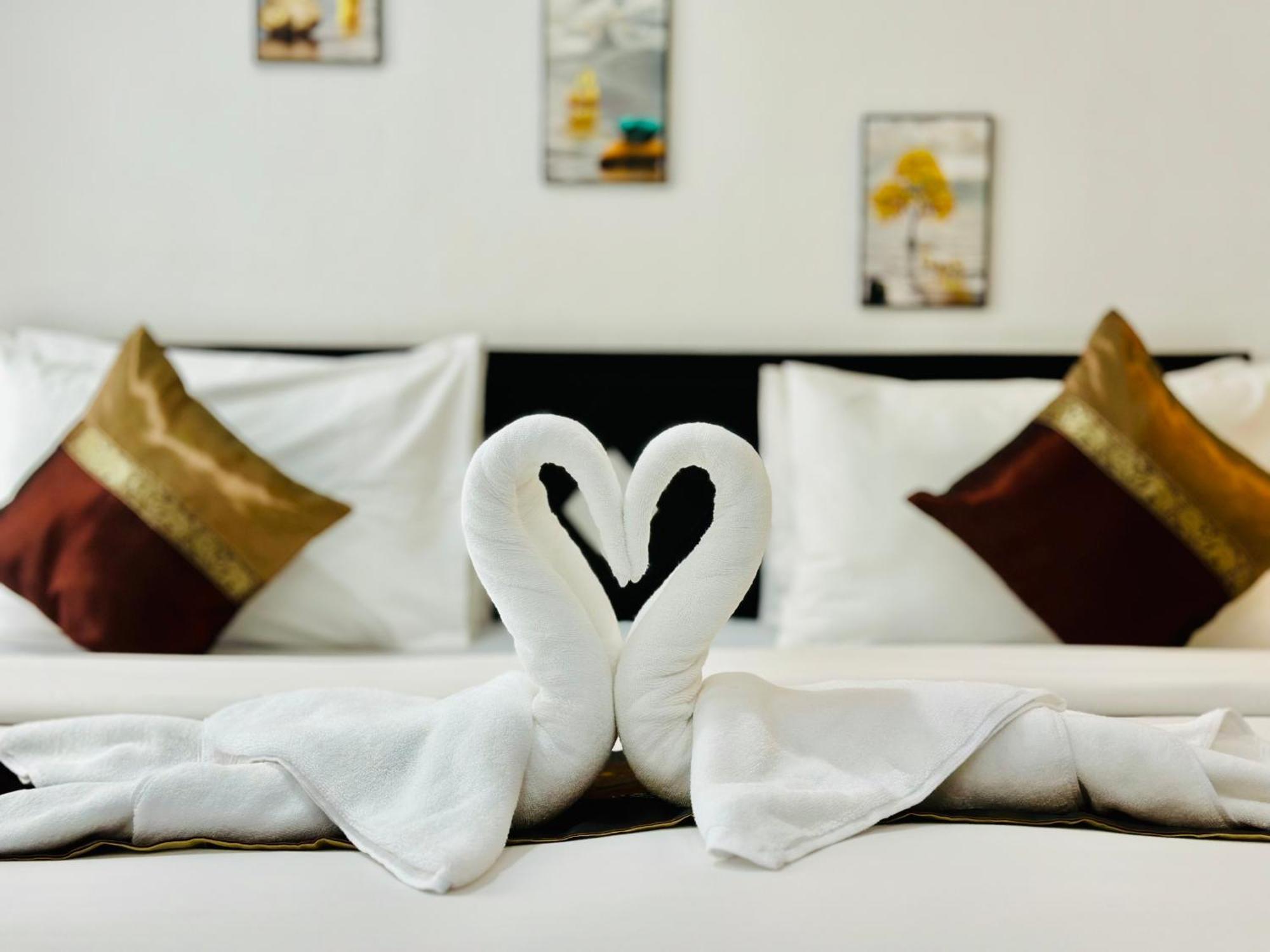 Hotel Baya Phuket Patong Buitenkant foto