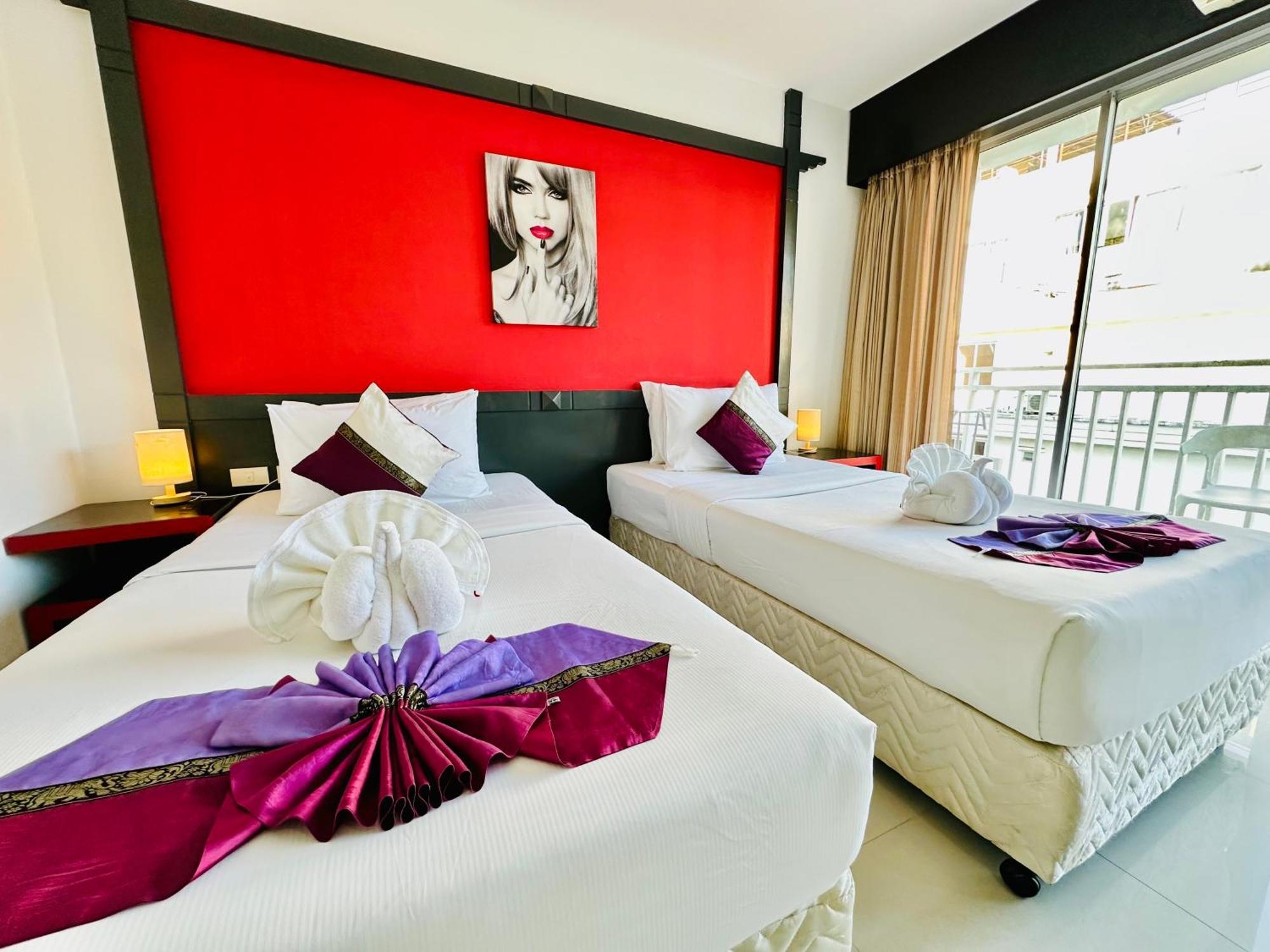 Hotel Baya Phuket Patong Buitenkant foto